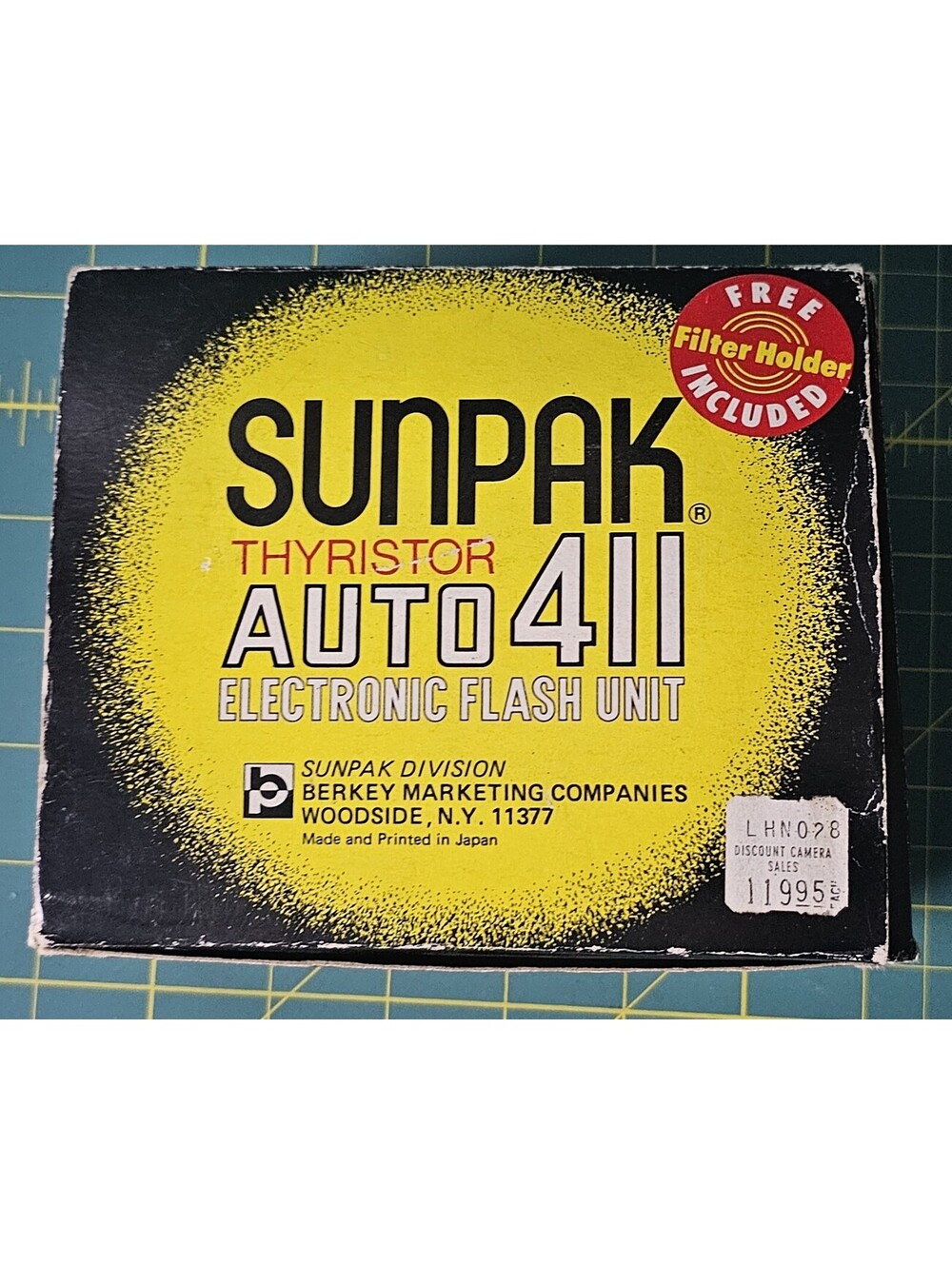 Sunpak Auto 411 Thyristor Electronic Flash Unit w Filter Holder Untested w Box